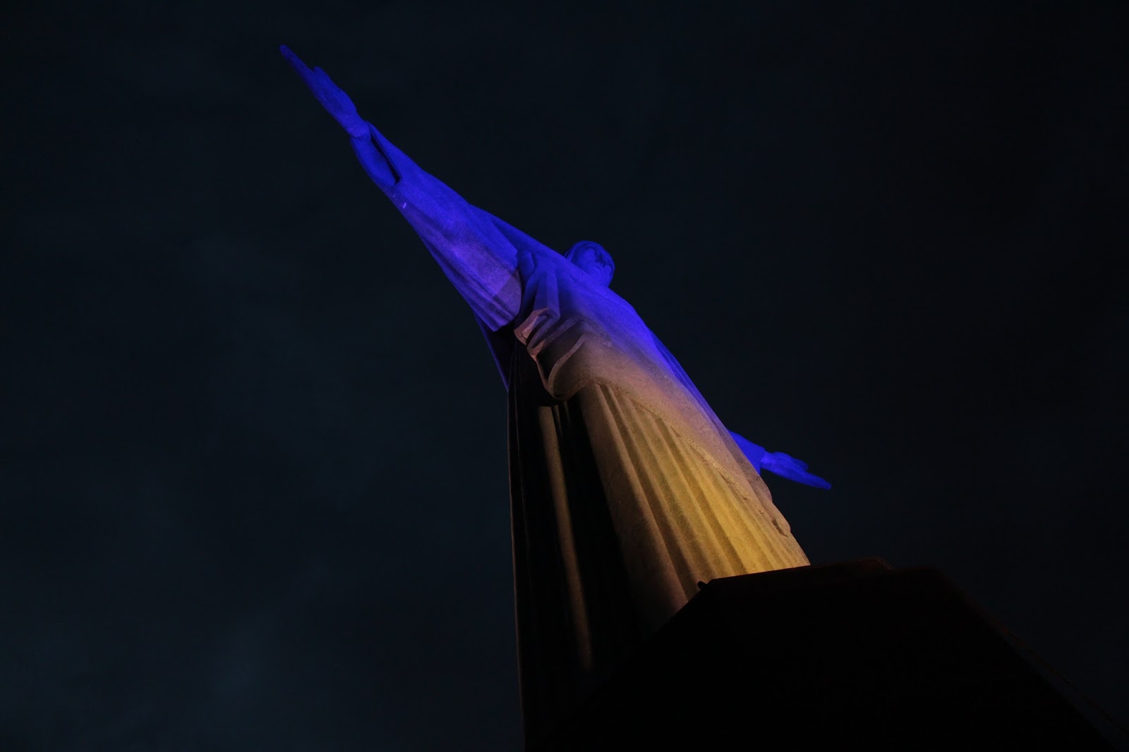 FOTOS DIÁRIO DO CORCOVADO ILUMINAÇÃO ESPECIAL DIA MUNDIAL DA VISÃO Foto J Lucena (9)